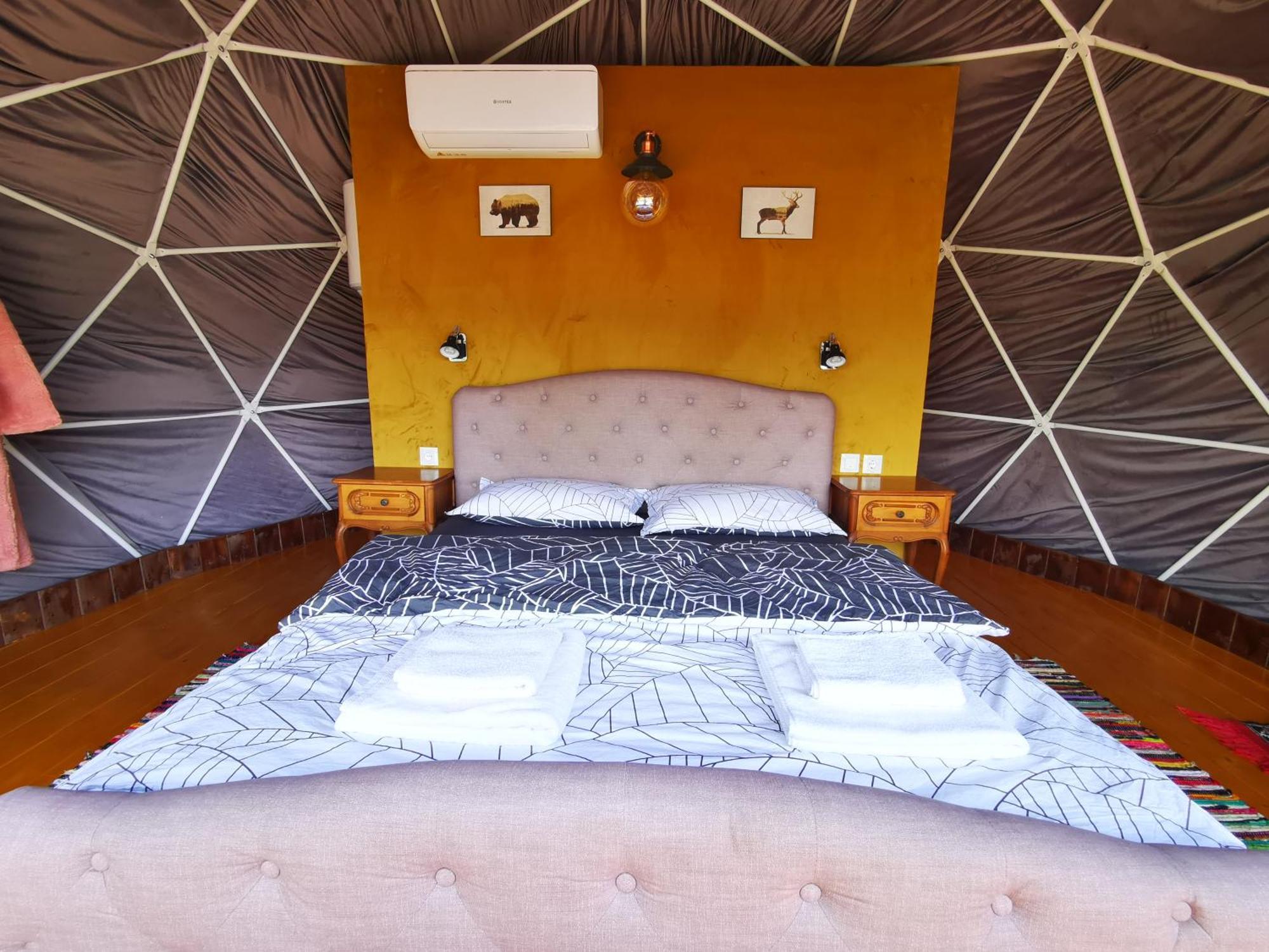 Glamping Zazen Hotel Drumu Carului ภายนอก รูปภาพ