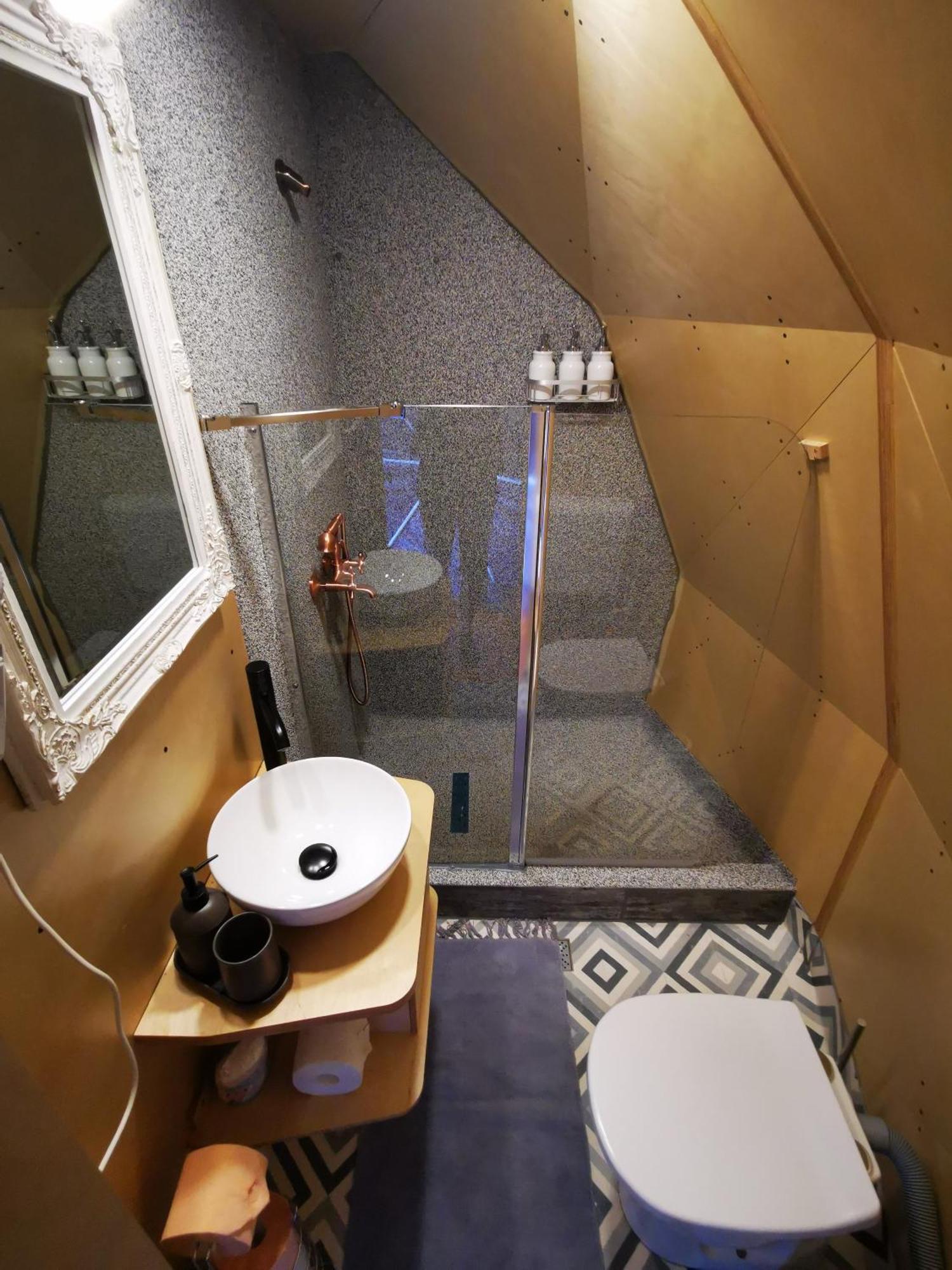 Glamping Zazen Hotel Drumu Carului ภายนอก รูปภาพ